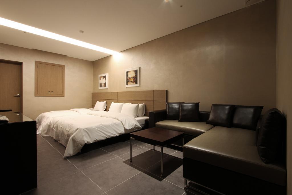 Antives Hotel Goyang Phòng bức ảnh